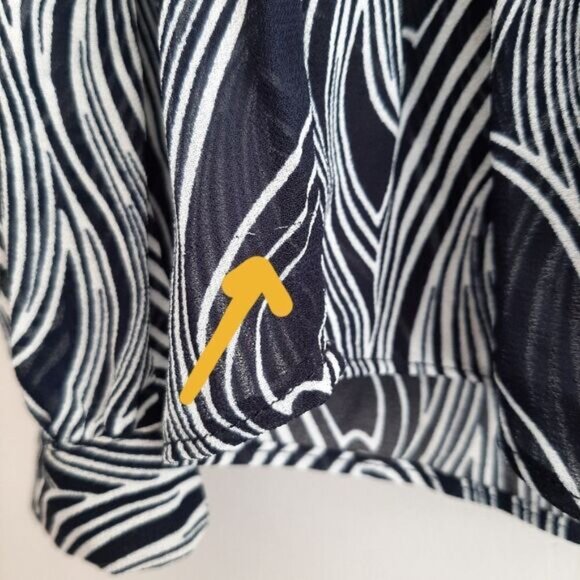 MICHAEL KORS Semi-Sheer Lightweight V-Neck Blouse Top B&W Sz XXS Flawed - Picture 16 of 16